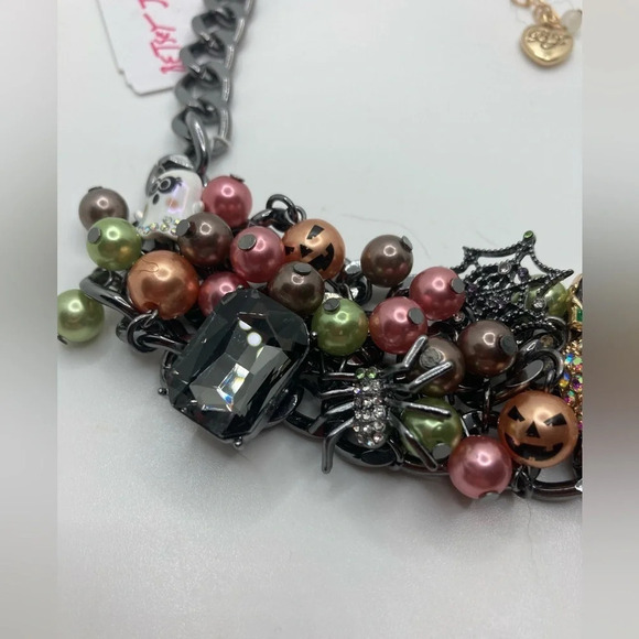 BETSEY JOHNSON Halloween 2023 Revival Retired Charm Statement Necklace NEW NWT - Picture 11 of 16